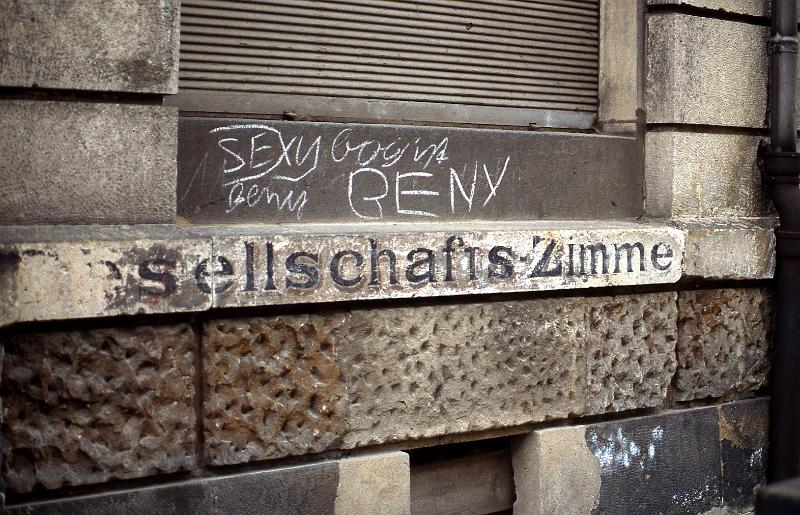 Dresden-Äußere Neustadt, Fichtenstr. 15, 7.7.1996 (2).jpg - Gesellschafts-Zimmer